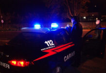 Fuga notturna sulla SP 3: lanciano un pacco di droga dal finestrino, due arrestati
